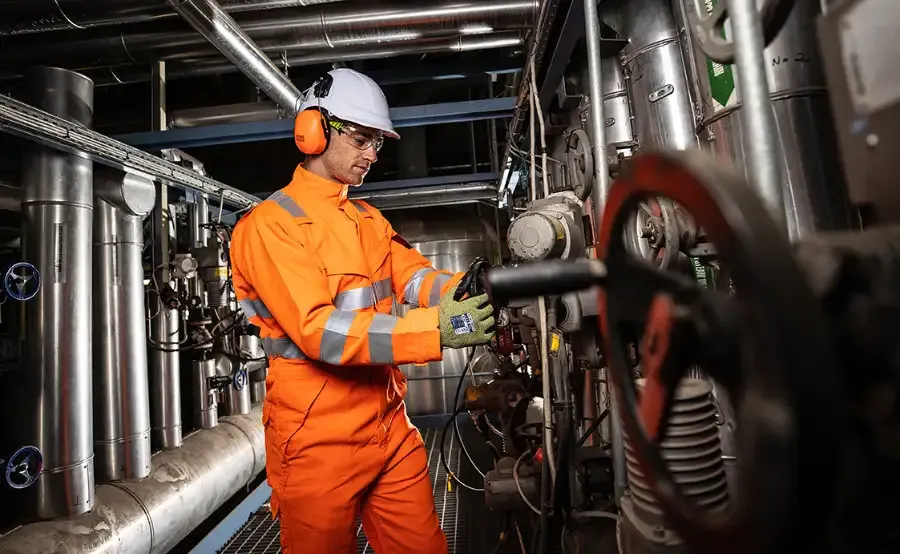 Choosing the Right UK PPE Supplier